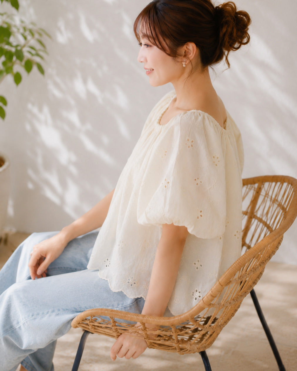 小花刺繍コットンブラウス