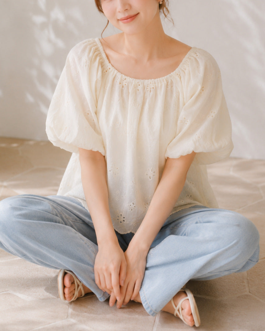小花刺繍コットンブラウス