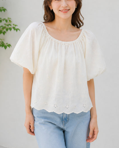 小花刺繍コットンブラウス