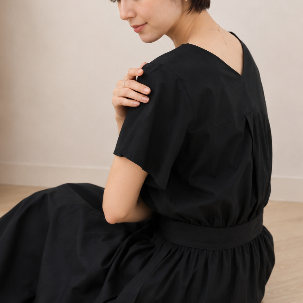 Vネックロングワンピース半袖