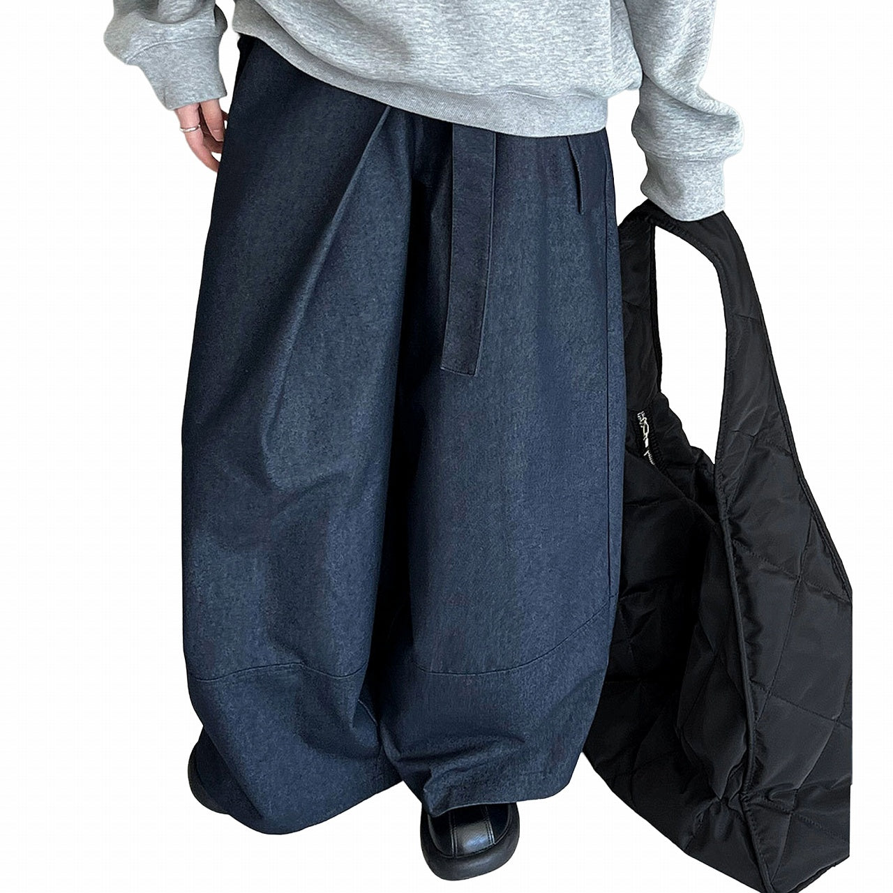 ワイドレッグパンツ