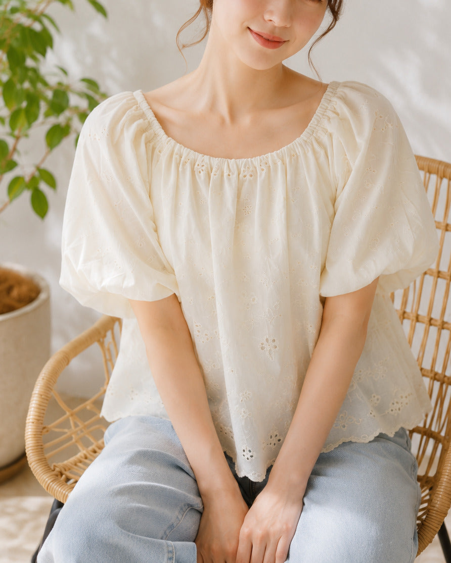 小花刺繍コットンブラウス