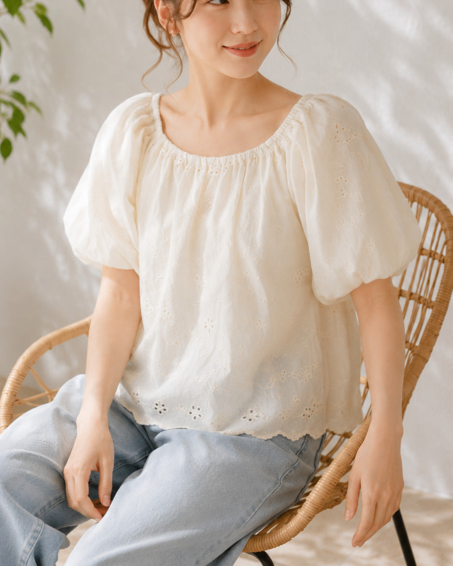 小花刺繍コットンブラウス