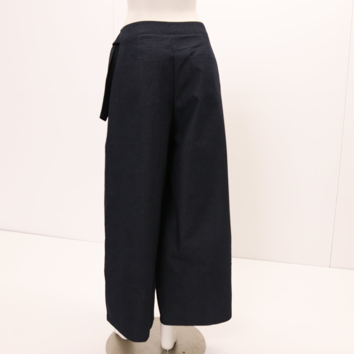 ワイドレッグパンツ