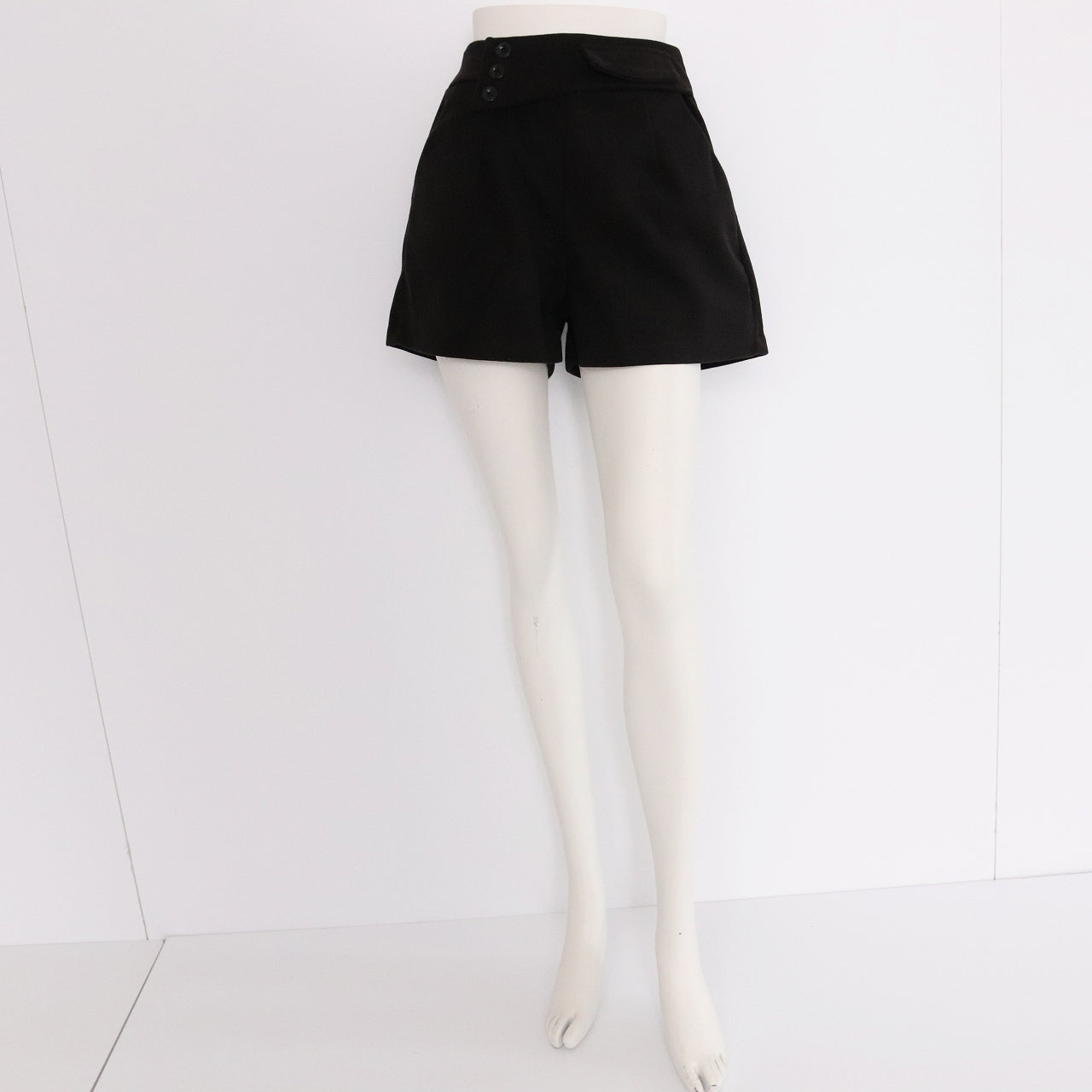 ハイウエストショートパンツ
